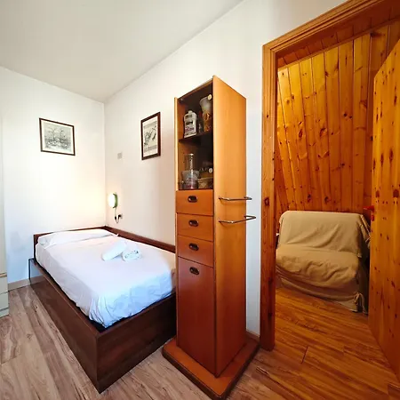 Hostdomus - Cube Flat Apartment Sestriere